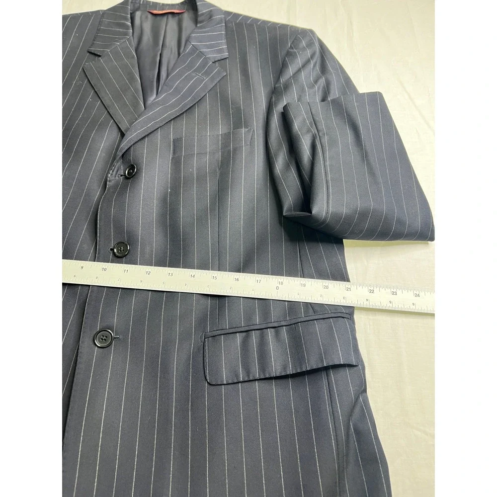 Pronto Uomo Couture command attention